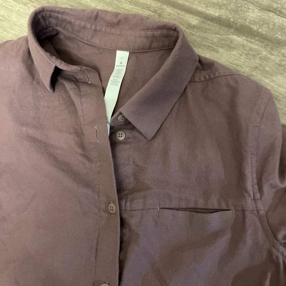 Lululemon Button Up Size 2 - Picture 3 of 4